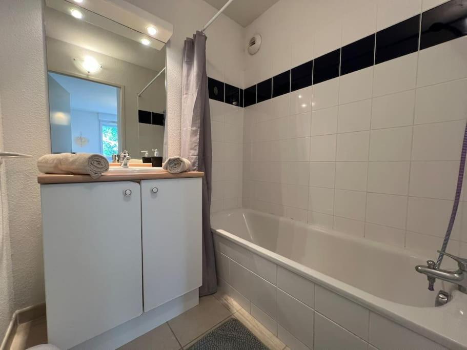 T2 Calme Et Paisible Parking Apartment Carcassonne Luaran gambar